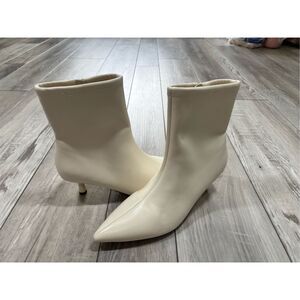 A New Day Women's Cream Kitten Heel Stretch Ankle Boots Size 9